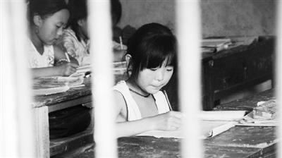 爱心市民伸援手 李灵的希望小学看到了希望
