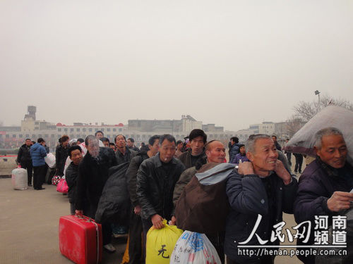 汝州市外出务工人员陆续开始外出务工