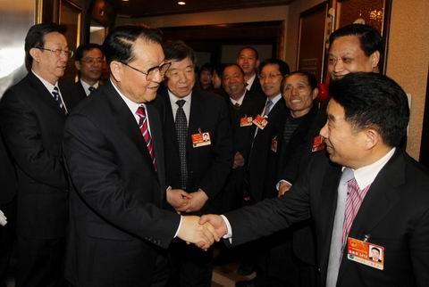 李长春看望河南代表团代表