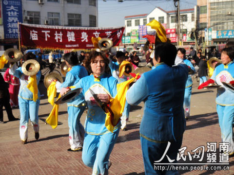 汝州市庙下乡庙下村：老年文艺队活跃在乡间