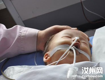 母亲变卖家产救儿 让孩子的生命延续
