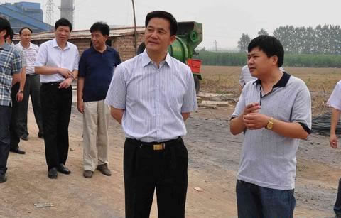 汝州市委书记李全胜深入了解指导巨龙淀粉有限公司调研项目