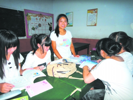 汝州市蟒川镇靠自己打工上学的女孩