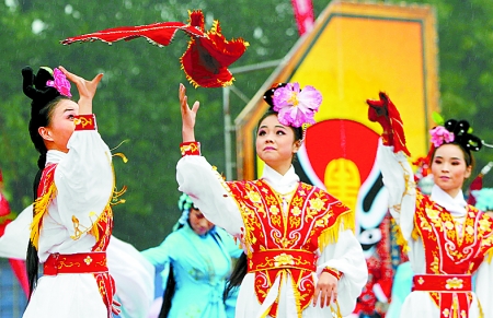 第二届中国曲剧艺术节在汝州市隆重开幕
