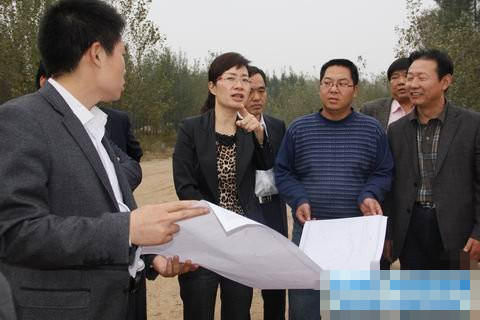 汝州市市长万英等实地察看Ｘ007大北线汝河大桥规划布局